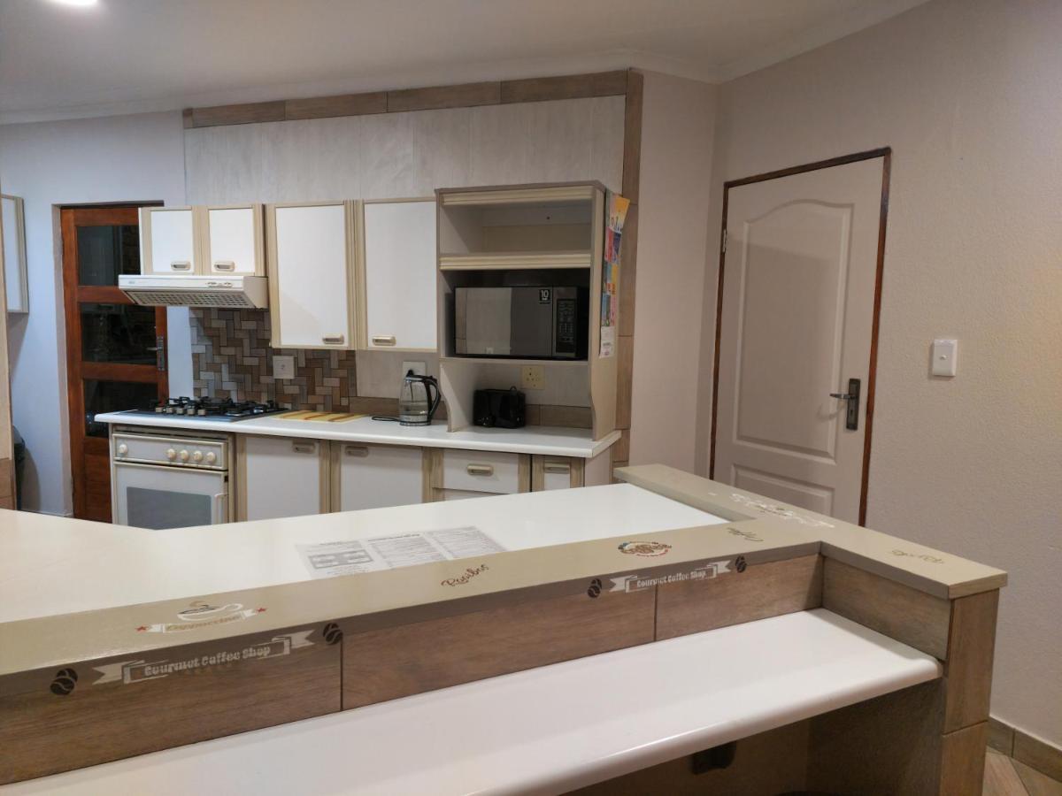 Twins Guest House Astoni Vanderbijlpark Luaran gambar
