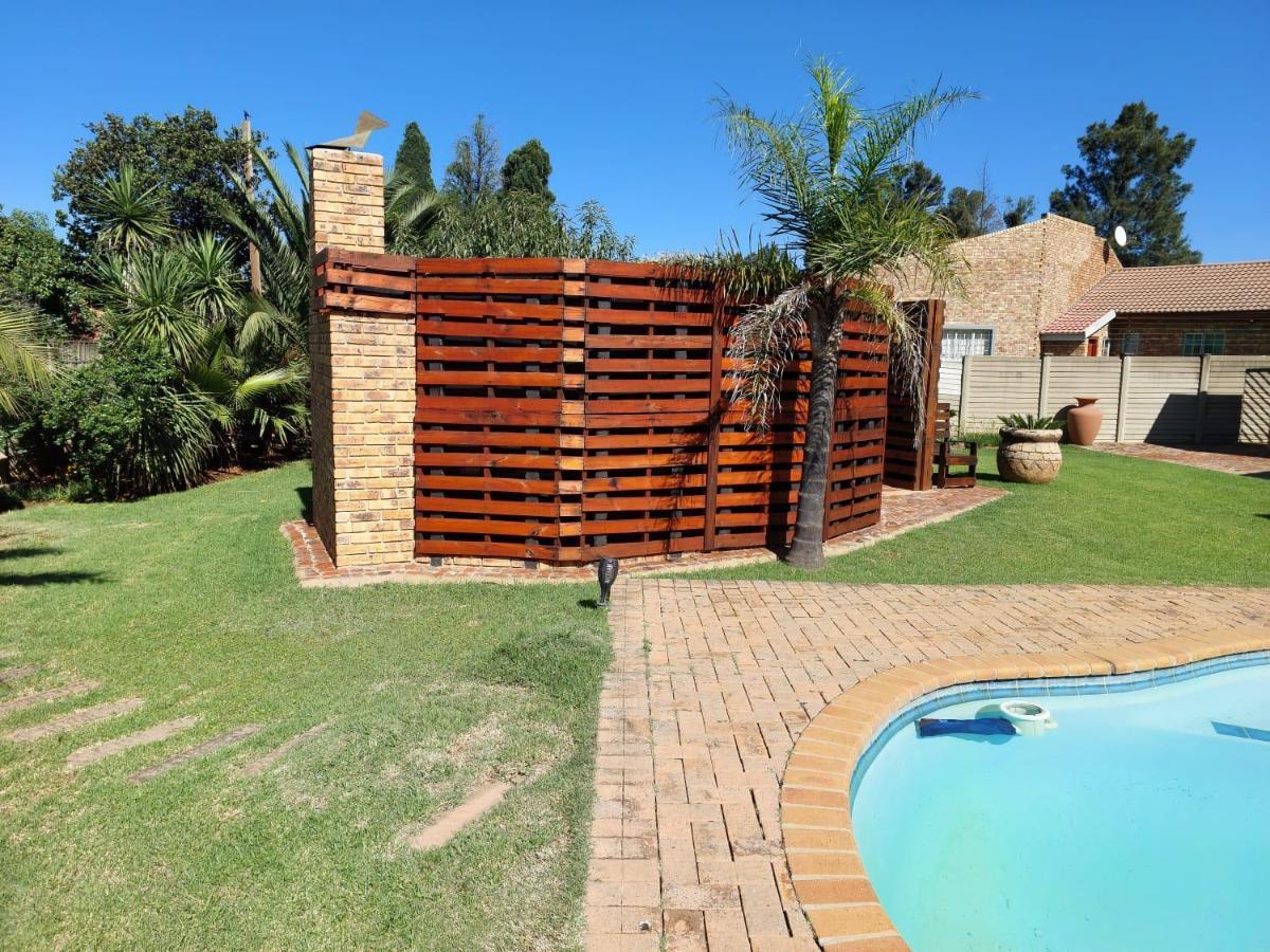 Twins Guest House Astoni Vanderbijlpark Luaran gambar